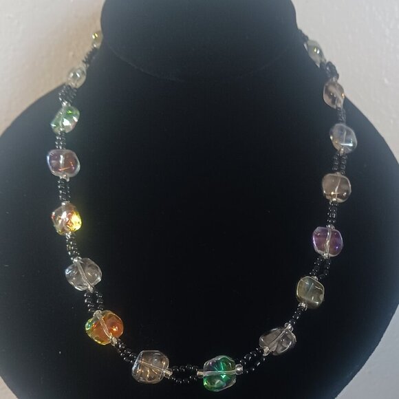 Beaded iridescent glass bead necklace - Picture 4 of 8
